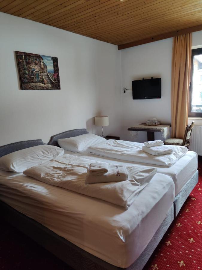 באד גויסרן Hotel Lindwurm מראה חיצוני תמונה