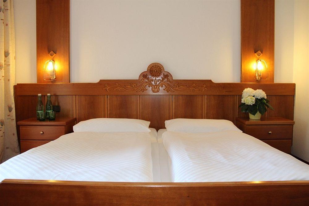 באד גויסרן Hotel Lindwurm מראה חיצוני תמונה